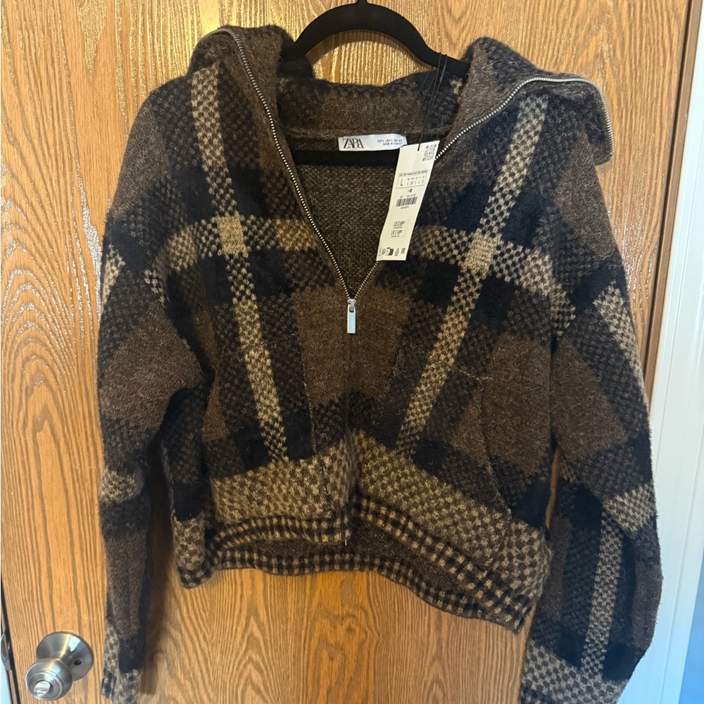 Zara Women's Black and Brown Checkered Turtleneck Sweater
